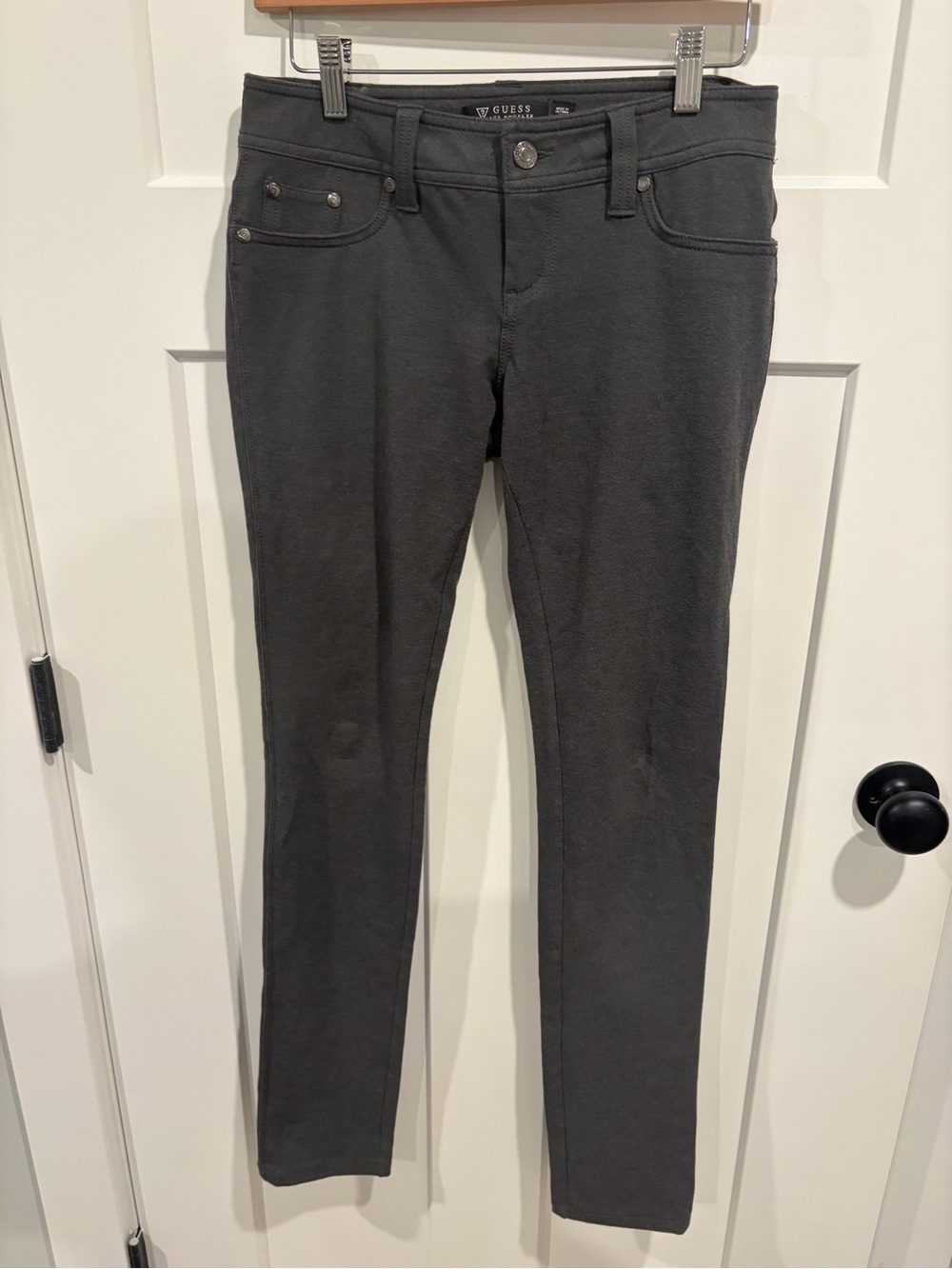 GUESS Women's Dark Gray Skinny Stretch Pants